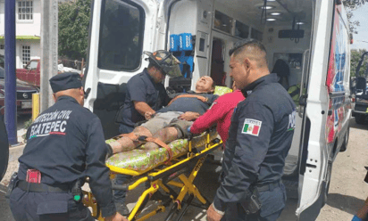 Mujer arroja a su esposo discapacitado a canal de aguas negras en Ecatepec