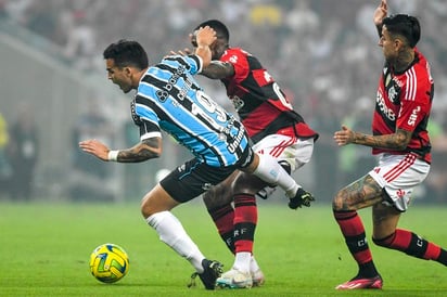 Erick Pulgar regresa a las canchas y Flamengo avanza a la final de la Copa de Brasil con un tremendo lujo incluido