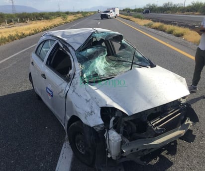 Nigropetense vuelca en la carretera Monclova-Sabinas