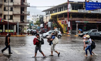 Ejército activa Plan DN-III por huracán 'Hilary'; se desplegaron más de 18 mil elementos: AMLO