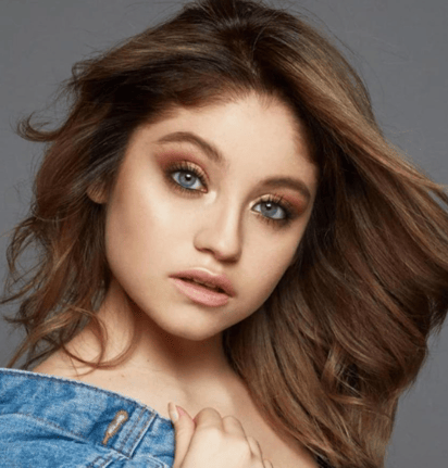 Karol Sevilla, la presunta novia de Emilio Osorio, fue vista vendiendo tacos