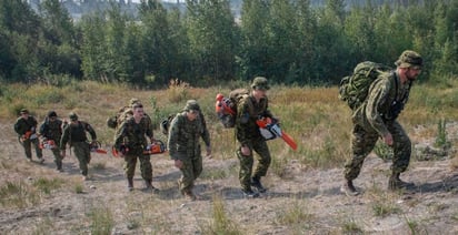 Canadá ordena evacuar dos ciudades en la provincia de Columbia Británica ante avance de incendios forestales