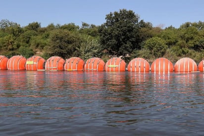 Boyas flotantes son cambiadas de sitio tras colocarse del lado mexicano 