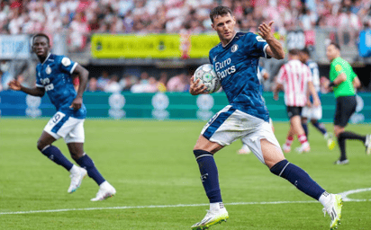 Santiago Giménez anotó un golazo de cabeza en el empate del Feyenoord ante el Sparta Rotterdam