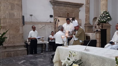 3 hombres reciben el Ministerio del Acolitado para poder laborar en servicio de ministros