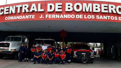 Bomberos conmemoran su día realizando actividades simbólicas 