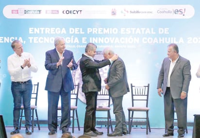 MARS entrega premio Estatal de Ciencia, Tecnología e Innovación