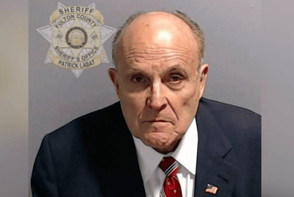 Rudy Giuliani, exasesor de Trump, se entrega por cargos electorales en Georgia en 2020