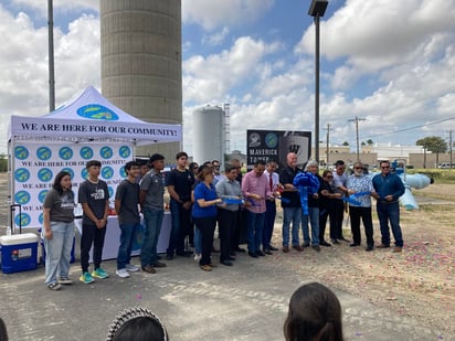 Tanques de agua de Eagle Pass llevan logotipos de la High School 