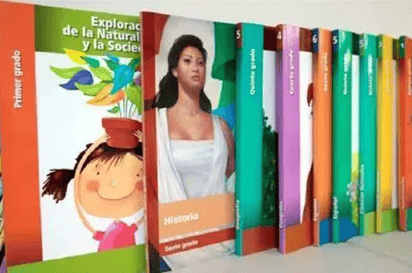 Buscan padres de familia libros de texto