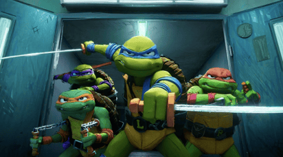 'Ninja Turtles: Caos mutante': Encanto y diversión puras, de las mejores películas del año.: La película comienza narrando los orígenes de las tortugas y su padre Splinter, pero la historia sucede en su adolescencia