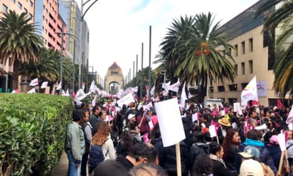 Simpatizantes de Sheinbaum comienzan a colmar los alrededores del Monumento a la Revolución