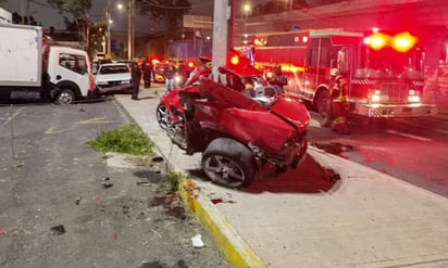 VIDEO Jóvenes chocan a exceso de velocidad en un Camaro; uno muere y al otro le amputan la pierna