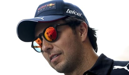 Checo Pérez comparte la desventaja en su auto: “Mientras más se desarrolla, más me costaba”