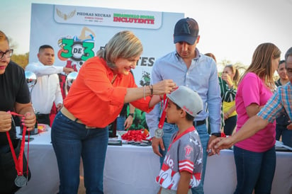 Premian ligas municipales de futbol, beisbol y basquetbol 