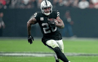 Josh Jacobs confirma su regreso con los Raiders