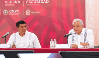 AMLO evalúa apoyos a afectados por huracán Agatha en Huatulco