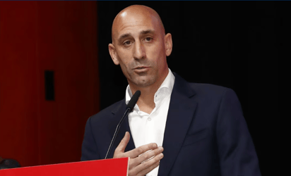 Fiscalía en España abre diligencias contra Luis Rubiales y da posibilidad a Jenni Hermoso para denunciarlo