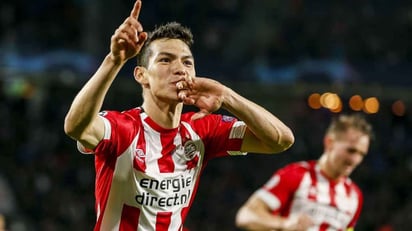 Napoli da permiso a Chucky Lozano para pruebas médicas con PSV