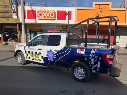 Ladrón finge ser cliente y roba Oxxo de la Otilio Montaño