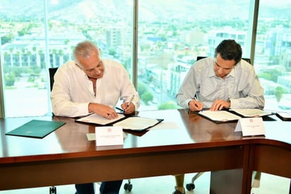 Alcalde de Torreón firma convenio para el cuidado del agua y áreas verdes