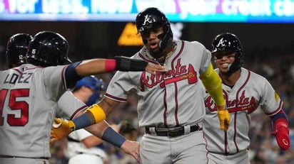 Ronald Acuña llega a 30 jonrones con un grand slam y hace historia