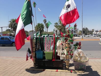 Comerciantes dan inicio a las fiestas patrias