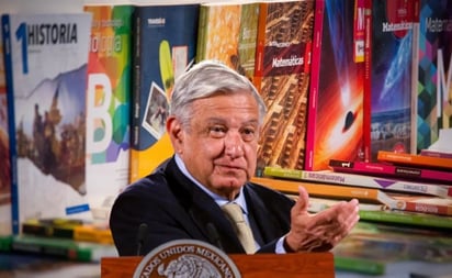 AMLO defiende libros y manda mensaje a Coahuila y Chihuahua