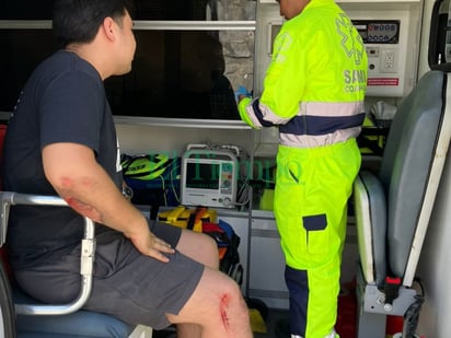 Joven estrella su moto contra auto en la colonia Barrera