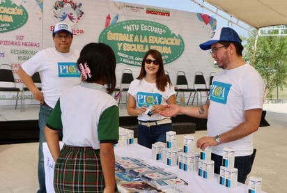 Municipio hace equipo con la sociedad para llevar lo mejor a las escuelas