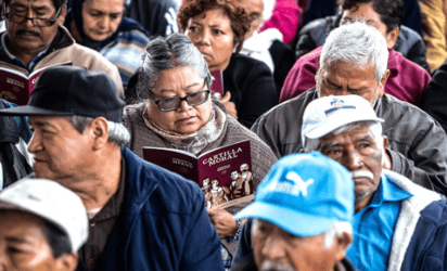 AMLO anuncia aumento a pensión para adultos mayores en 2024