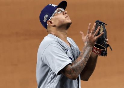 Julio Urías es suspendido de la MLB 'hasta nuevo aviso': 
