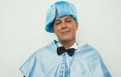 Alejandro Sanz recibe doctorado honoris causa y lo dedica a 'la alegría'