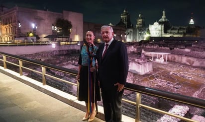 AMLO y Claudia Sheinbaum hablan en privado en Templo Mayor tras recibir bastón de mando