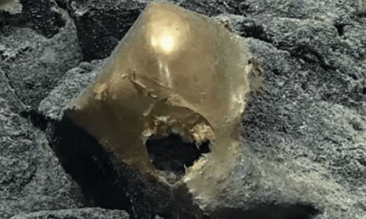 Hallan un 'huevo de oro' en el fondo del mar de Alaska y crece el misterio