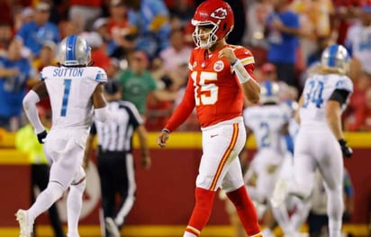 Pases dejados caer sentencian a campeones Chiefs ante Lions