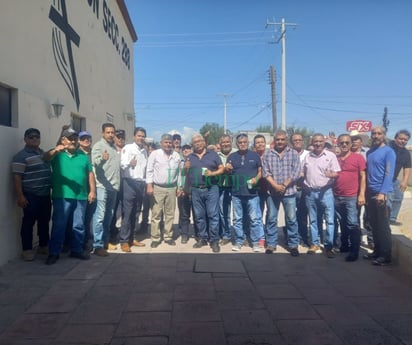 Ex trabajadores de AHMSA exigen les paguen su finiquito