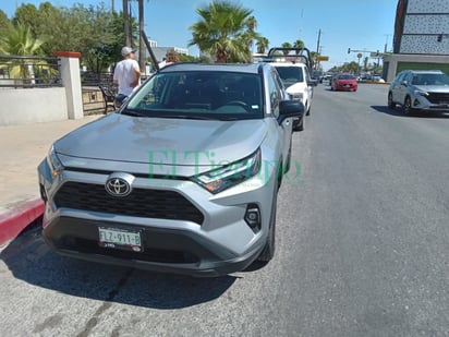 Repartidor de comida provoca choque y se da a la fuga