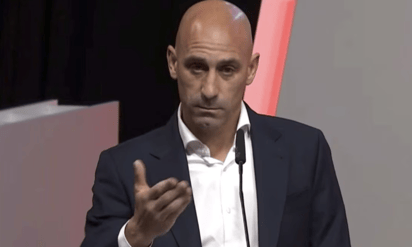 Luis Rubiales renuncia como presidente de la Federación Española y las redes lo celebran