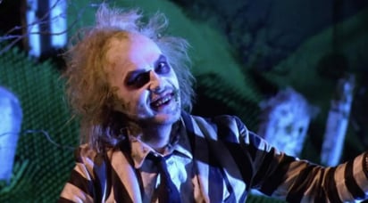 Tim Burton ha revelado que la huelga interrumpió el rodaje de 'Beetlejuice 2' cuando estaban a solo un día y medio de completarlo: El \'bioexorcista\' interpretado por Michael Keaton regresa después de más de tres décadas.