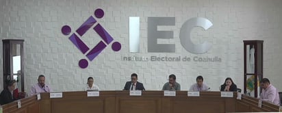 Se oculta presidente del IEC