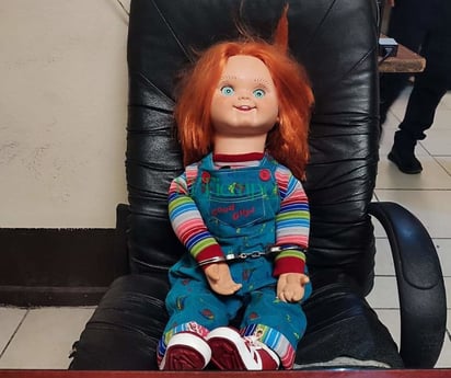 'Chucky' de ventrículo termina en la cárcel por portar cuchillo real en su show