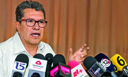 Ricardo Monreal se baja de la contienda por la jefatura de la CDMX