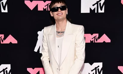 Peso Pluma recibe coqueteos en los MTV VMAs 2023 y confiesa que tiene un romance