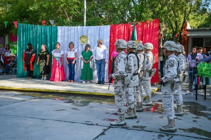 CAM 34 realiza Fiestas Mexicanas 