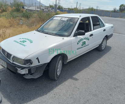 Veloz conductor se estrella contra taxi en la Loma Linda