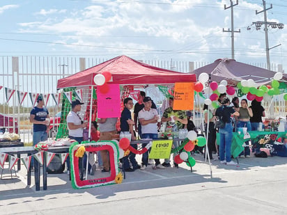 Instituciones educativas festejan el  'Día del Grito' con kermes