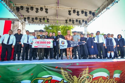 Obtiene el Colegio México primer lugar del desfile de la independencia  