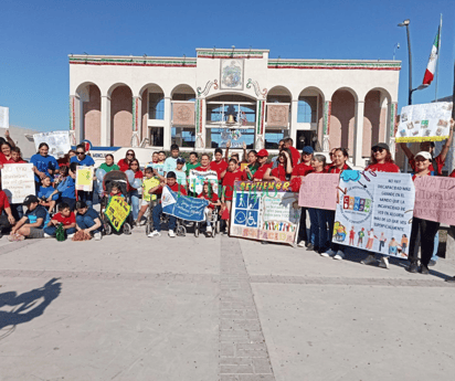 Monclova marcha con el objetivo de conmemorar el 'Mes de la Discapacidad'