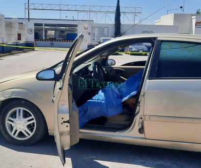 Mueren dos conductores a bordo de sus autos en Monclova